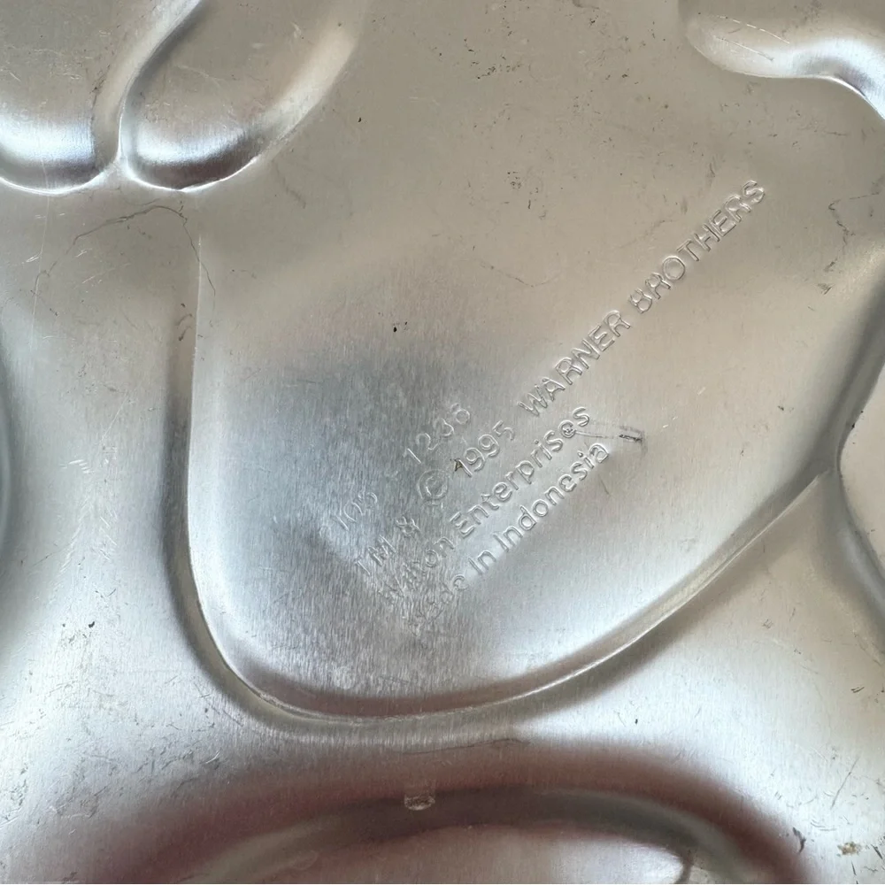 Vintage WILTON Looney Tunes Taz Cake Pan